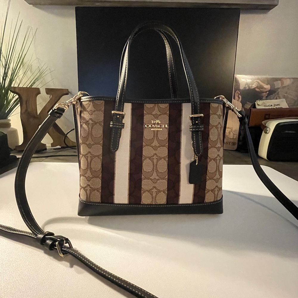 Authentic Coach bag! With crossbody strap.